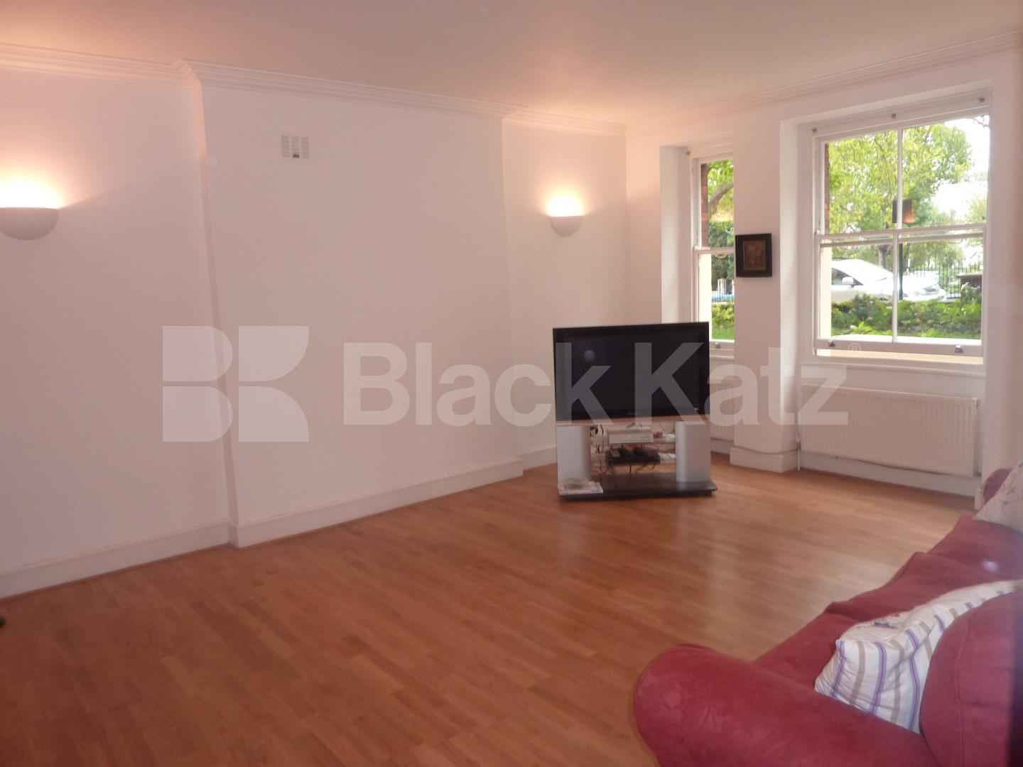 			OVERLOOKING CANAL!, 1 Bedroom, 1 bath, 1 reception Apartment			 Maida Avenue, LITTLE VENICE